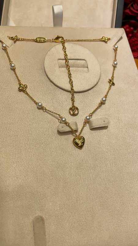LV Necklace 01yxx287